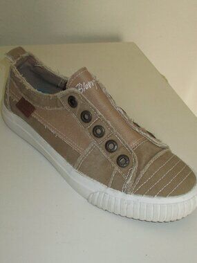 Blowfish Malibu "Buzz" Womens Tan Canvas Fashion Sneaker - Size 7.5M